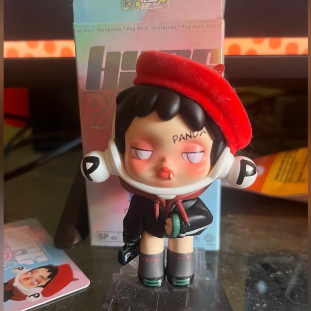 RARE POP MART SKULLPANDA HypePanda Series “Idol Trainee” Figure